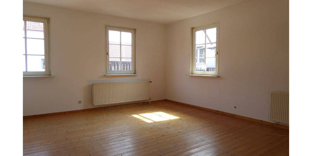 Etagenwohnung Nieheim - 3 Zimmer, 73 m&sup2;, 400&euro; | Angebot:26028659