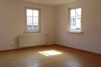 Wohnung Nieheim - 3 Zimmer, 73 m&sup2;, 400&euro; | Angebot:26028659