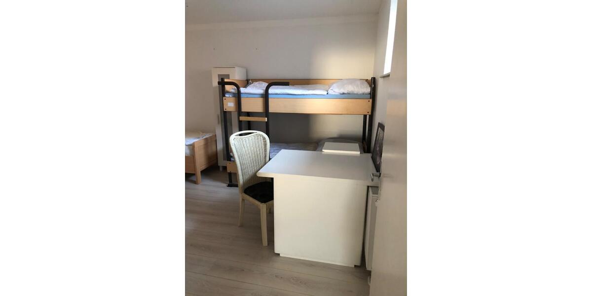 Wohnen auf Zeit Rangsdorf - 1 Zimmer, 100 m&sup2;, 80&euro; | Angebot:24473710