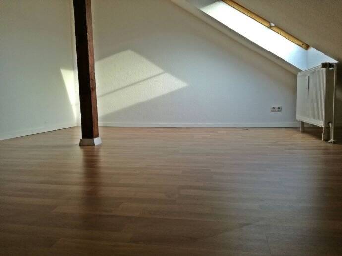 Ideal für Single++kleine, gemütliche 2-Zimmer-Wohnung++unterm Dach 2 zimmer