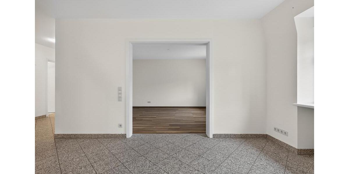 Etagenwohnung Baden-Baden Baden - 3 Zimmer, 135 m&sup2;, 1.500&euro; | Angebot:26296417