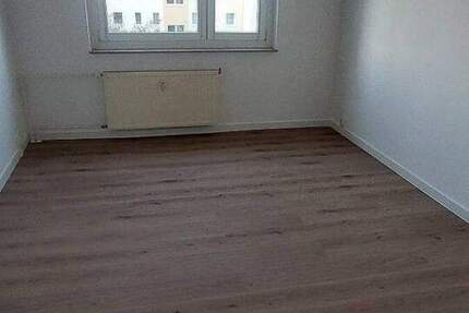 Wohnung Stralsund Knieper West - 3 Zimmer, 60 m&sup2;, 410&euro; | Angebot:25702220