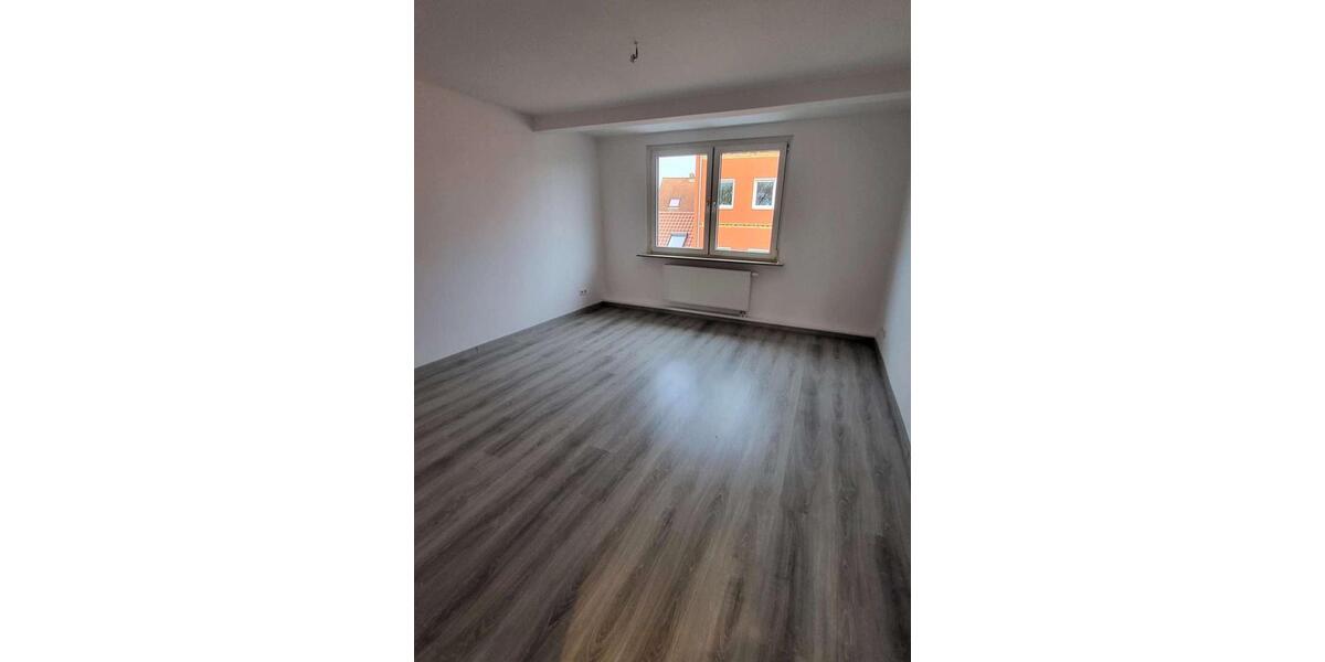 Etagenwohnung Zwenkau - 3 Zimmer, 78 m&sup2;, 700&euro; | Angebot:25909145