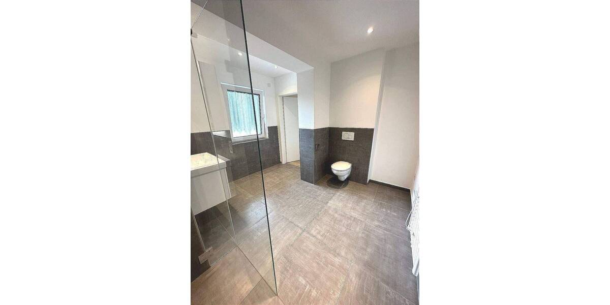 Etagenwohnung Trier Innenstadt - 2 Zimmer, 97 m&sup2;, 1.330&euro; | Angebot:26796864