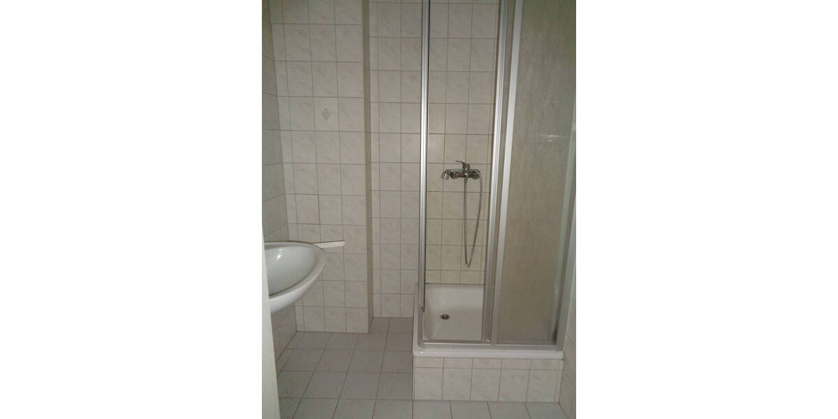 Etagenwohnung Plauen Haselbrunn - 3 Zimmer, 75 m&sup2;, 300&euro; | Angebot:26750925