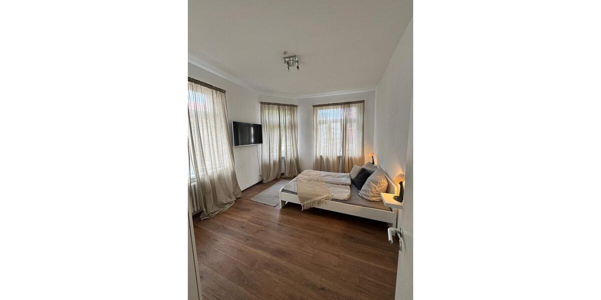 Etagenwohnung Bonn - 3 Zimmer, 85 m&sup2;, 1.200&euro; | Angebot:25322485