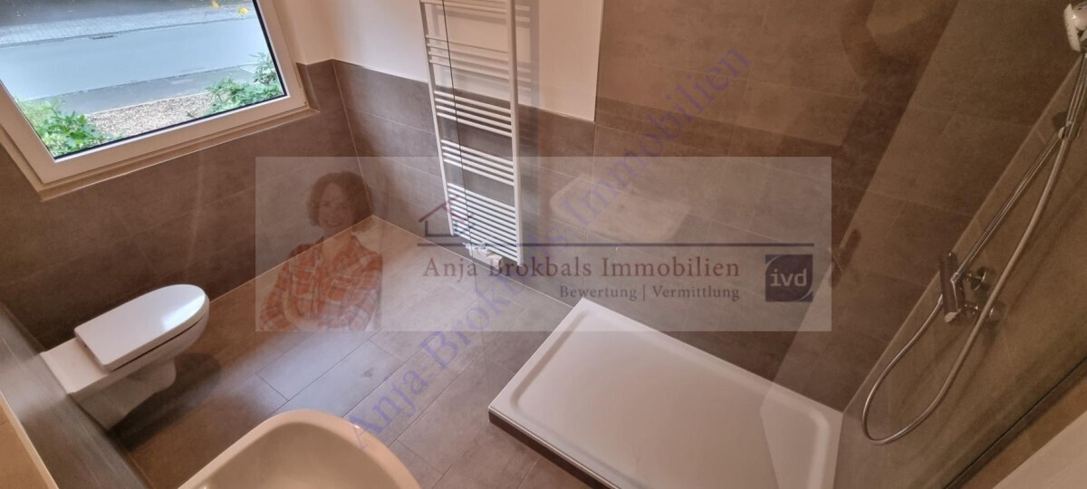 Gütersloh: Erdgeschoss mit Garten und Garage in einem 2 Familienhaus, stadtnahe Lage am Grüngürtel 4.5 zimmer