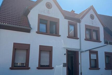 Haus Katzweiler - 5 Zimmer, 193 m&sup2;, 1.400&euro; | Angebot:26705276