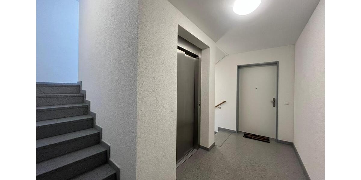 Dachgeschoßwohnung Bad Friedrichshall - 4 Zimmer, 136 m&sup2;, 1.915&euro; | Angebot:26068591