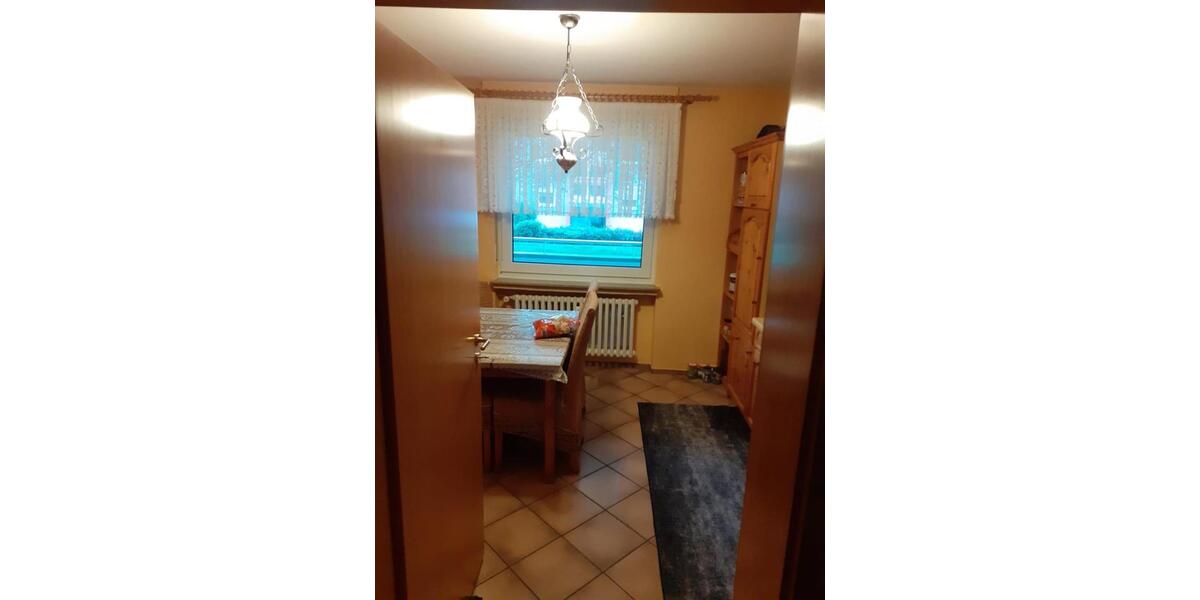 Hochparterre Trier Kürenz - 4 Zimmer, 84 m&sup2;, 1.000&euro; | Angebot:26483814