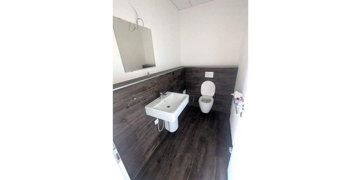 Gewerbeobjekt Eisenberg - 9 Zimmer, 440 m&sup2;, 2.420&euro; | Angebot:24250257