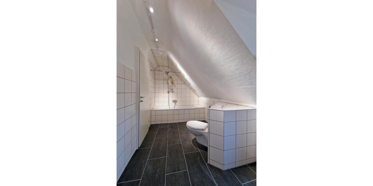 Dachgeschoßwohnung Coburg - 4.5 Zimmer, 96 m&sup2;, 940&euro; | Angebot:26137416