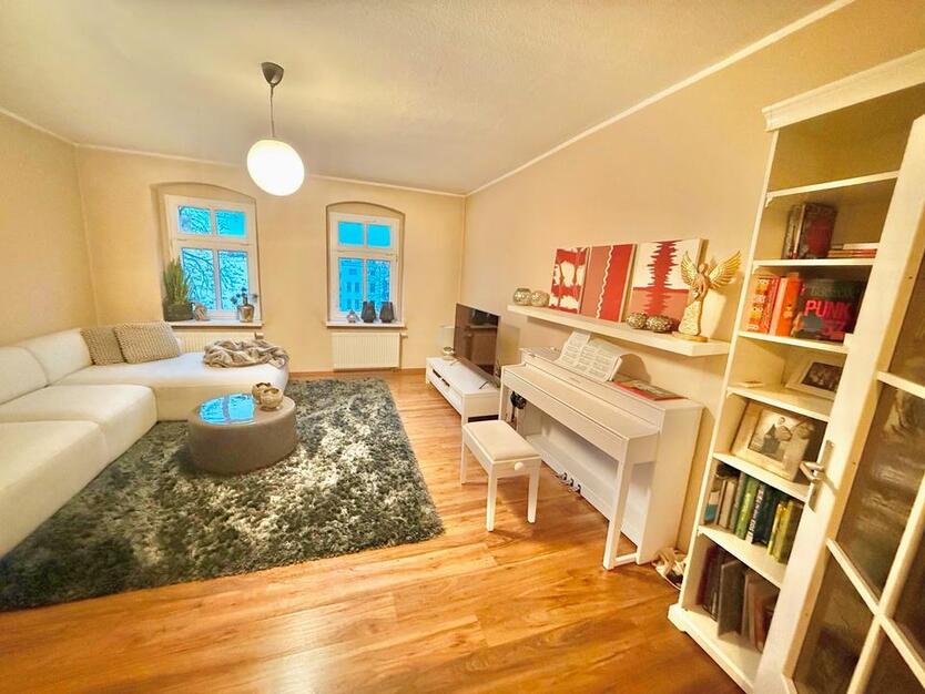 3- Raumwohnung 3. OG im Theaterviertel zimmer