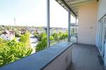 Seniorengerechtes Wohnen: attraktive, gepflegte und helle 2-Zimmerwohnung mit großem sonnigen Balkon
