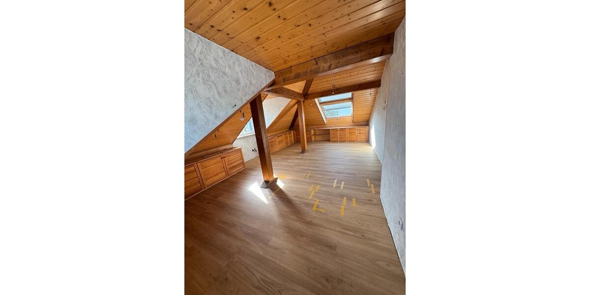 Dachgeschoßwohnung Borken (Hessen) - 2 Zimmer, 60 m&sup2;, 650&euro; | Angebot:26279471