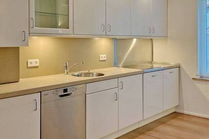 Großzügige & modernisierte Wohnung in Elbnähe 3 zimmer