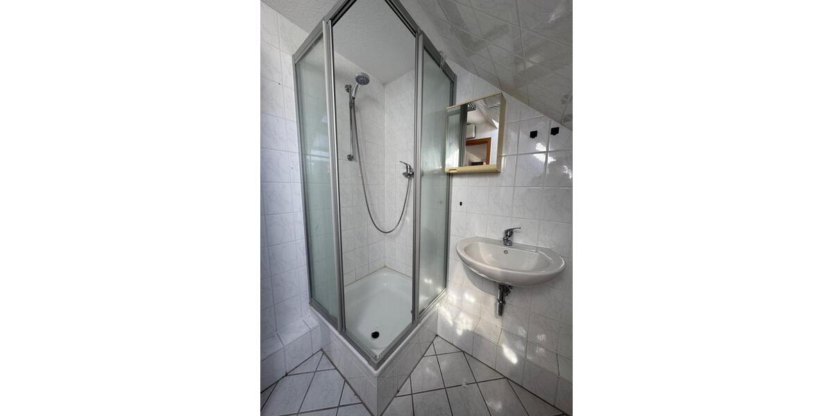 Dachgeschoßwohnung Magdeburg Diesdorf - 1 Zimmer, 30 m&sup2;, 270&euro; | Angebot:25855764