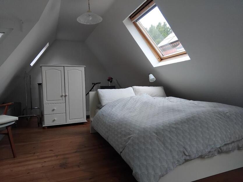 Balkon-Zimmer WG Zimmer frei 2er WG Wohnung ZOB Nähe