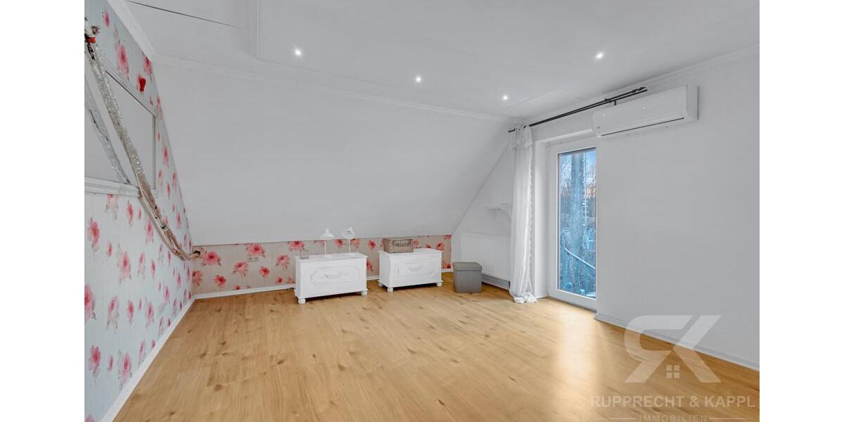 Dachgeschoßwohnung Kohlberg - 4.5 Zimmer, 130 m&sup2;, 1.000&euro; | Angebot:26492940