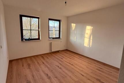 2-ZKB-Wohnung mit Balkon zu vermieten **kernsaniert** 2 zimmer