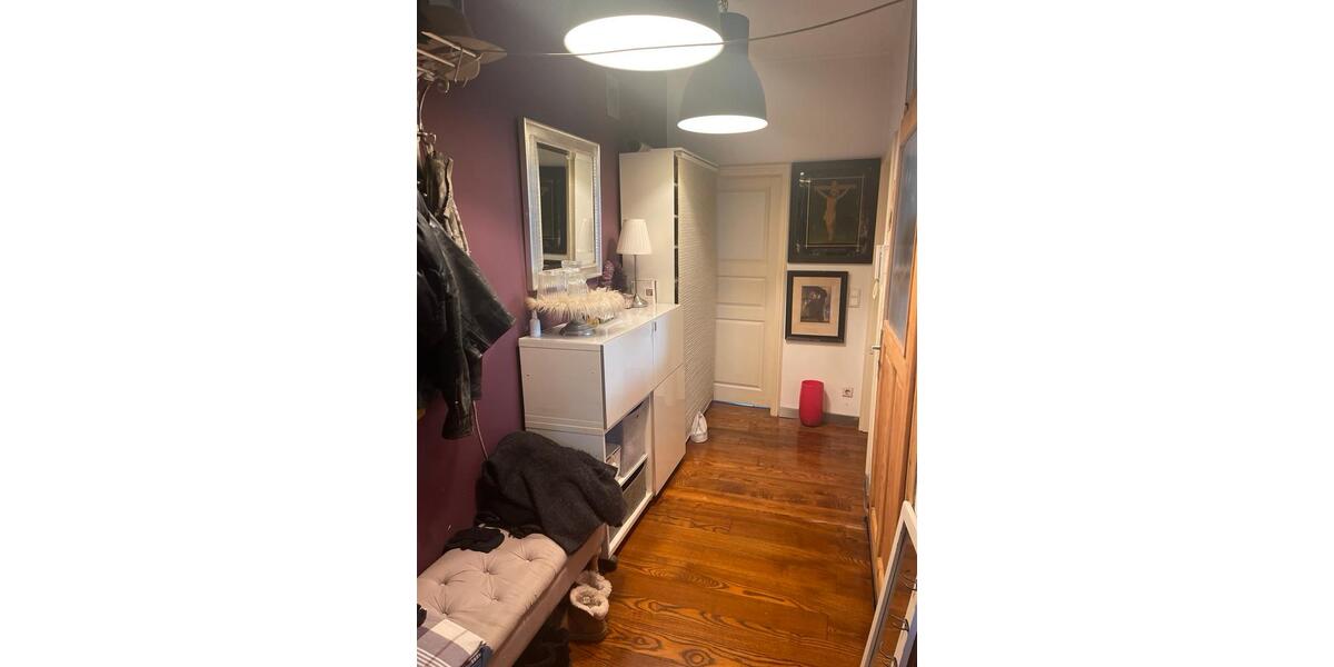 Etagenwohnung Stuttgart Luginsland - 4 Zimmer, 130 m&sup2;, 600&euro; | Angebot:24591883