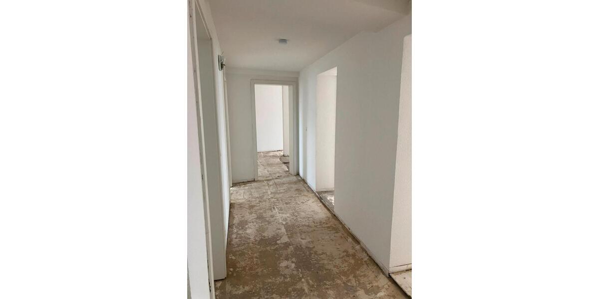 Etagenwohnung Bischofswerda - 3 Zimmer, 119 m&sup2;, 600&euro; | Angebot:24628067