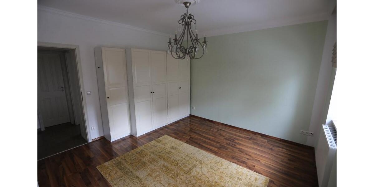 Erdgeschoßwohnung Augsburg Oberhausen - 4 Zimmer, 90 m&sup2;, 1.530&euro; | Angebot:26258732