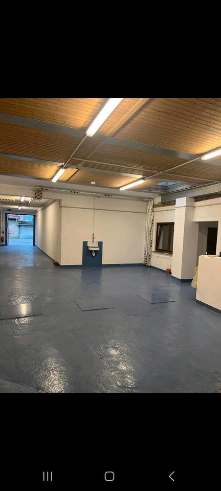 Halle zu Miete, 138 qm, mit Stromanschluss und Sanitär