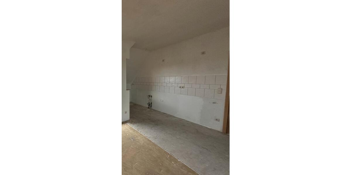 Dachgeschoßwohnung Hoyerswerda - 3 Zimmer, 86 m&sup2;, 565&euro; | Angebot:24247752