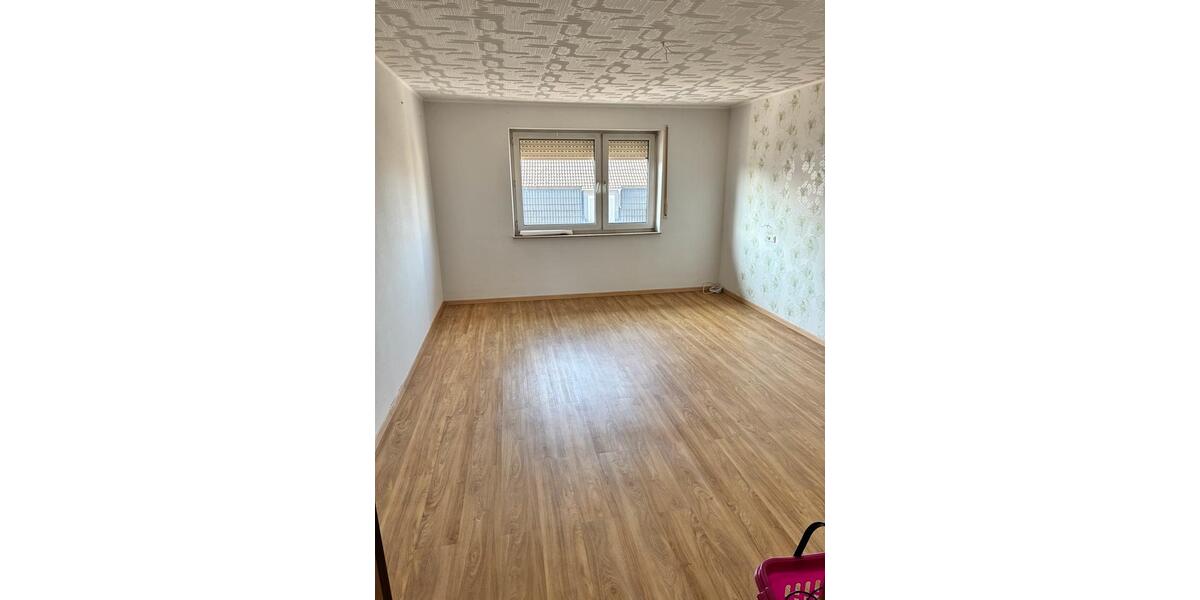 Etagenwohnung Bebra - 2 Zimmer, 89 m&sup2;, 650&euro; | Angebot:25932476