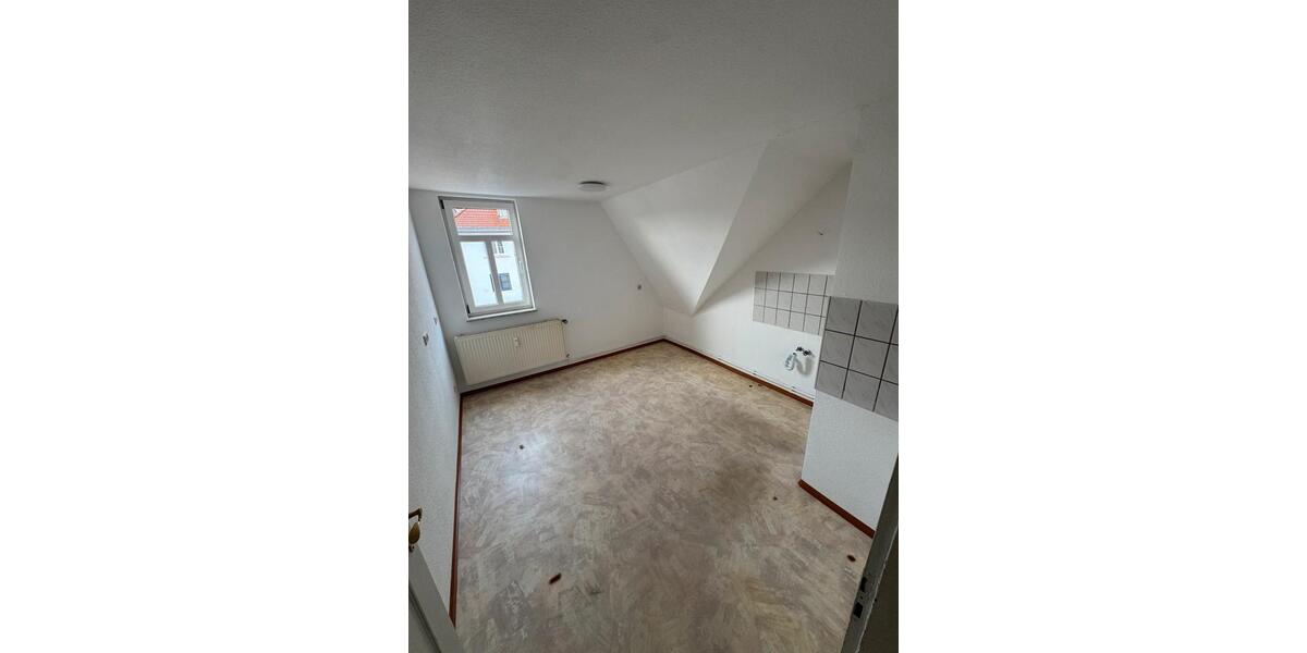 Dachgeschoßwohnung Frankenblick - 3 Zimmer, 78 m&sup2;, 670&euro; | Angebot:25285645