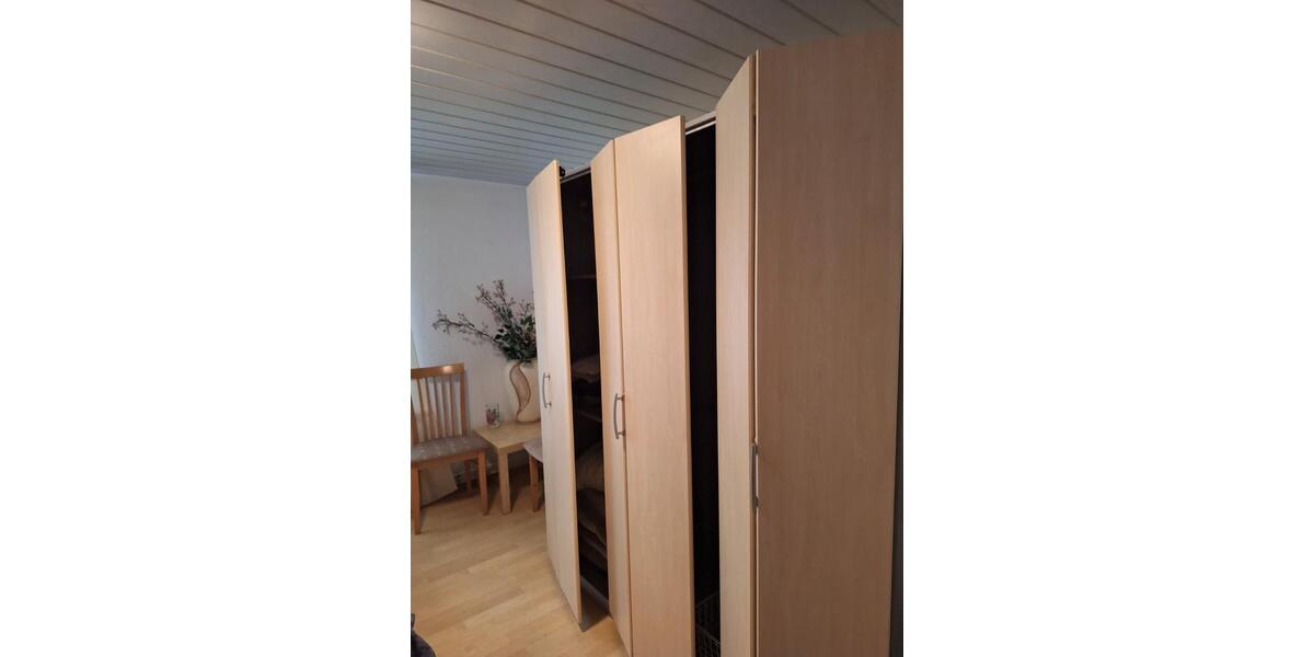 Zimmer zu vermieten, monats- oder tageweise für 16 Euro, alles in 1 zimmer