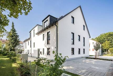 Erstbezug: Lichtdurchflutete 3-Zimmer-Wohnung im Penthouse-Stil in Bestlage von Alterlangen