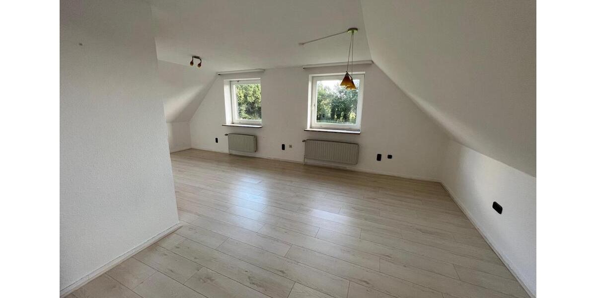 Dachgeschoßwohnung Nordhastedt - 2 Zimmer, 60 m&sup2;, 600&euro; | Angebot:25979122