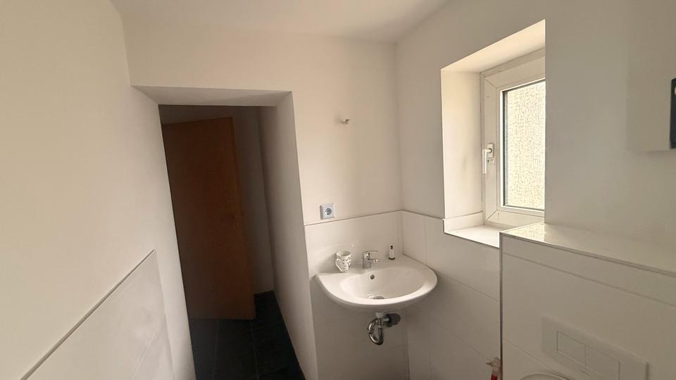 Erdgeschoßwohnung Völklingen - 2 Zimmer, 80 m&sup2;, 650&euro; | Angebot:25048106