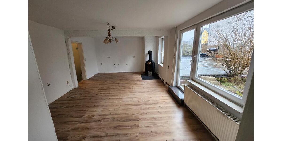 Hochparterre Stadtoldendorf - 5 Zimmer, 140 m&sup2;, 750&euro; | Angebot:26291993