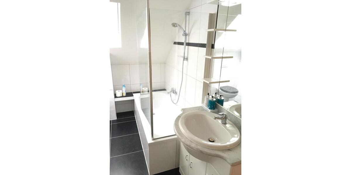 Dachgeschoßwohnung Wiehl - 3 Zimmer, 81 m&sup2;, 750&euro; | Angebot:25158354