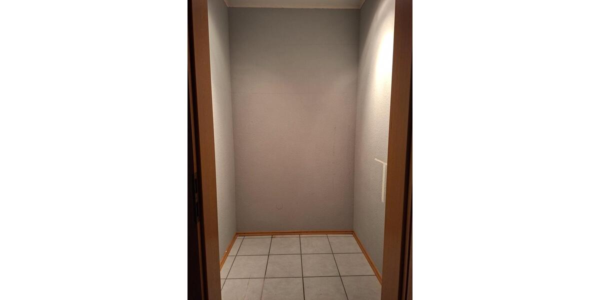 Dachgeschoßwohnung Sinsheim - 3 Zimmer, 77 m&sup2;, 720&euro; | Angebot:26166083