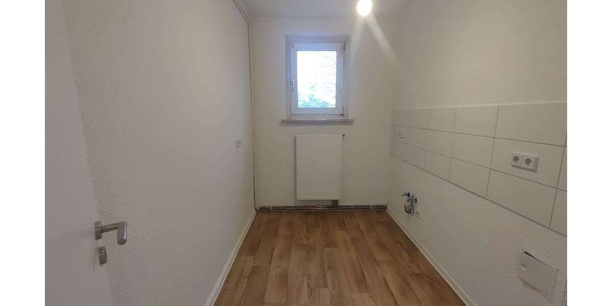 Etagenwohnung Merseburg Kötzschen - 4 Zimmer, 83 m&sup2;, 525&euro; | Angebot:27068748