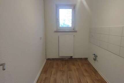 Wohnung Merseburg Kötzschen - 4 Zimmer, 83 m&sup2;, 525&euro; | Angebot:27068748
