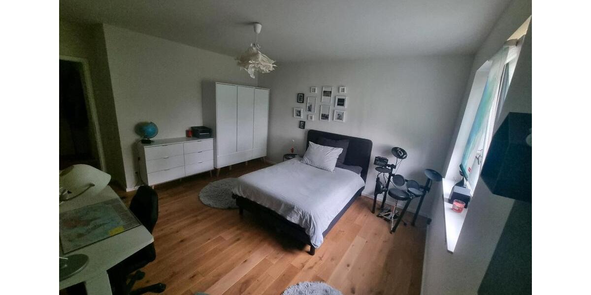 Erdgeschoßwohnung Detmold - 4 Zimmer, 124 m&sup2;, 1.690&euro; | Angebot:24720326