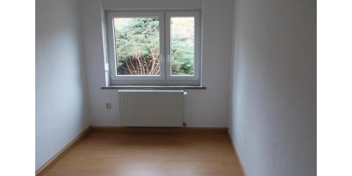 Erdgeschoßwohnung Bad Lobenstein - 4 Zimmer, 75 m&sup2;, 540&euro; | Angebot:23877124