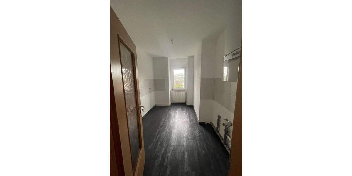 Etagenwohnung Aue - 4 Zimmer, 80 m&sup2;, 330&euro; | Angebot:25984873