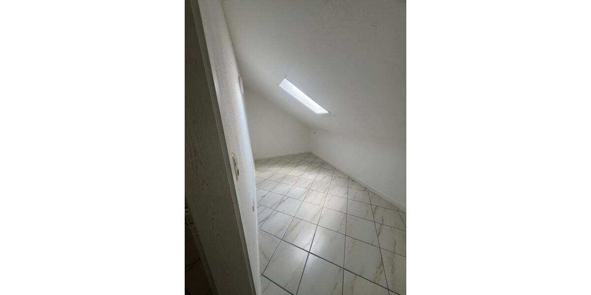 Etagenwohnung Friedberg (Hessen) - 4 Zimmer, 120 m&sup2;, 1.250&euro; | Angebot:26550219