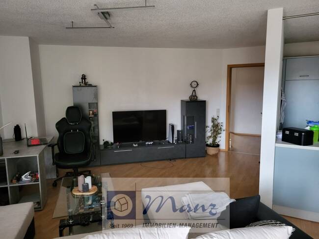 Vermietung 2 Zimmerwohnung nur wenige Minuten zum Zentrum im 2. Obergeschoss