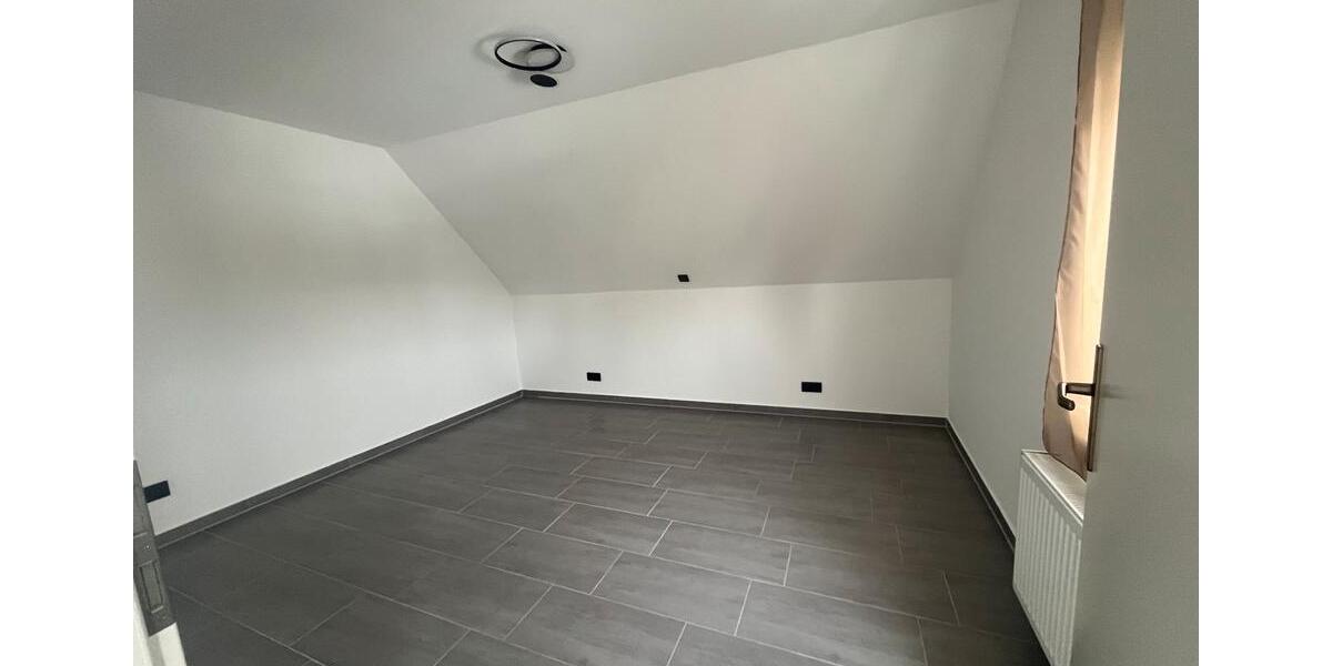 Dachgeschoßwohnung Limburg an der Lahn - 3 Zimmer, 105 m&sup2;, 830&euro; | Angebot:24695299