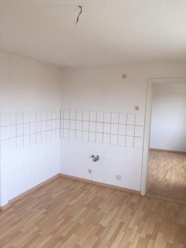 Dachgeschoßwohnung Limbach-Oberfrohna Oberfrohna - 3 Zimmer, 72 m&sup2;, 340&euro; | Angebot:26038018