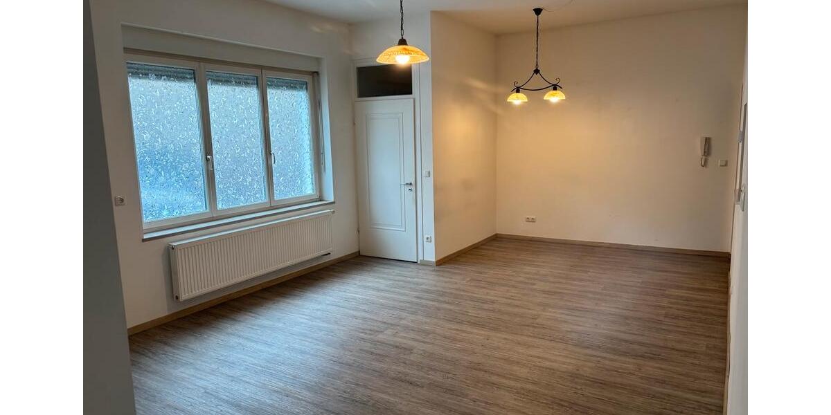 Erdgeschoßwohnung Weiden in der Oberpfalz - 3 Zimmer, 75 m&sup2;, 1.150&euro; | Angebot:25910416