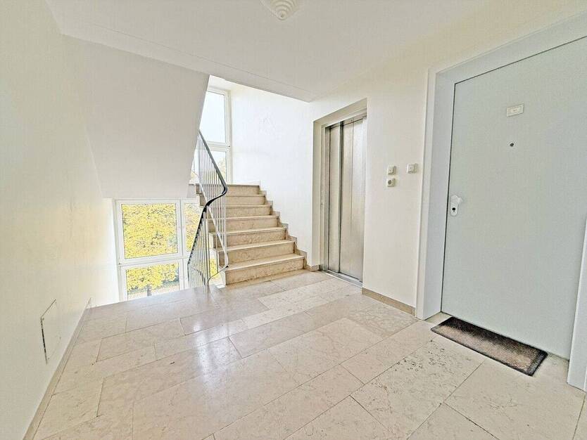 Sofort verfügbar! Ruhiges Apartment mit Einbauküche, Wannenbad und Aufzug in Obergiesing 1 zimmer