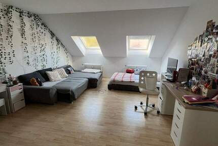 Großzügige und helle 4-Zimmer-Wohnung im Herzen von Feucht 4 zimmer